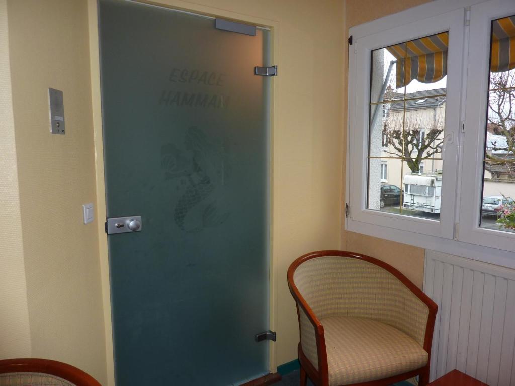 Hotel Logis Au Tambour 3*