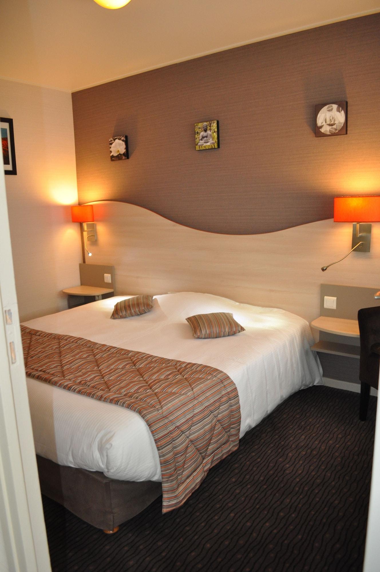 Hotel Logis Au Tambour Reims