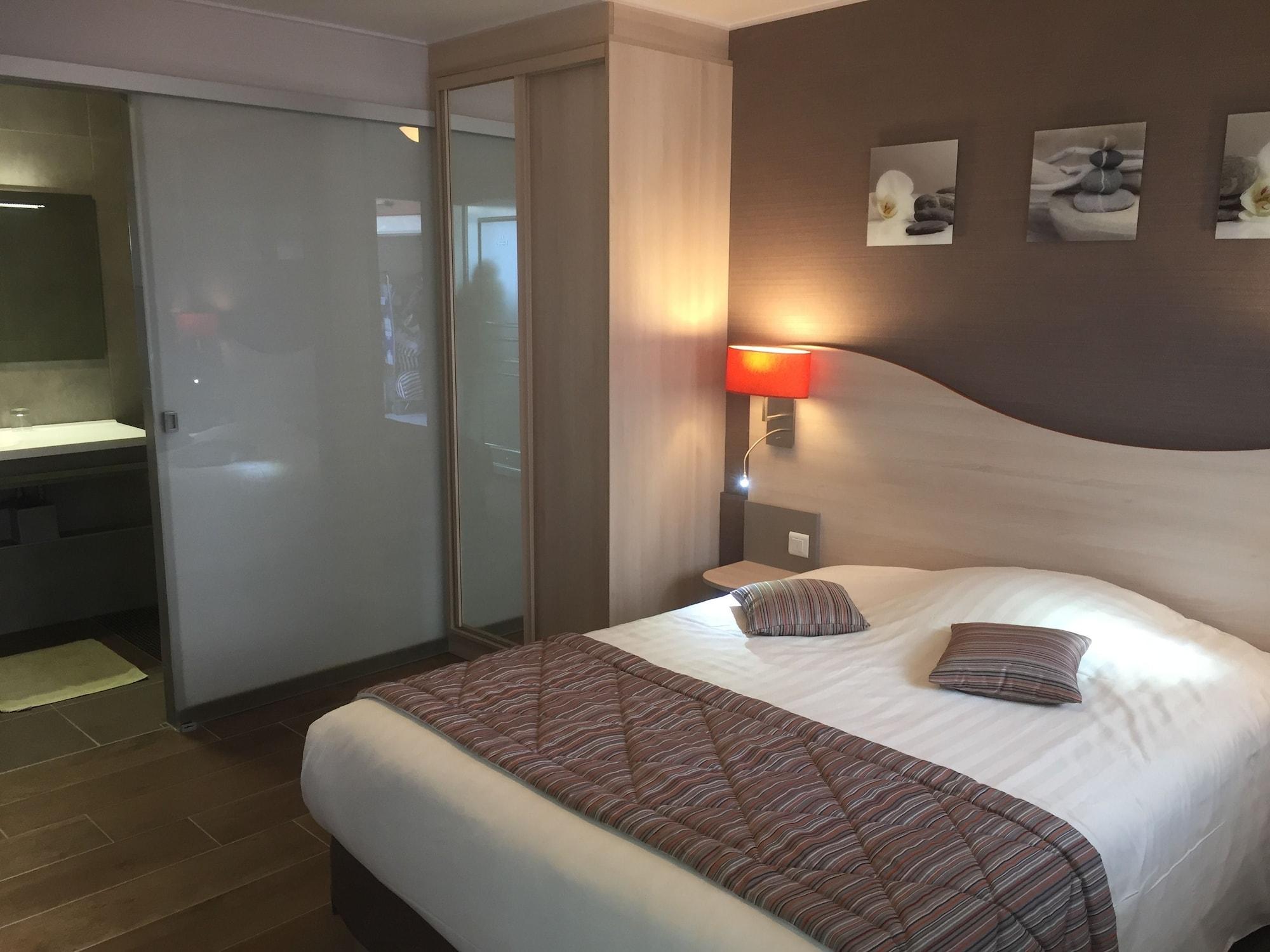 Hotel Logis Au Tambour 3*