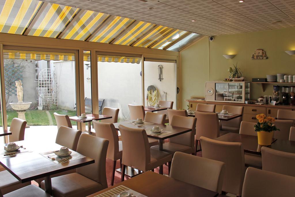 Hotel Logis Au Tambour 3*