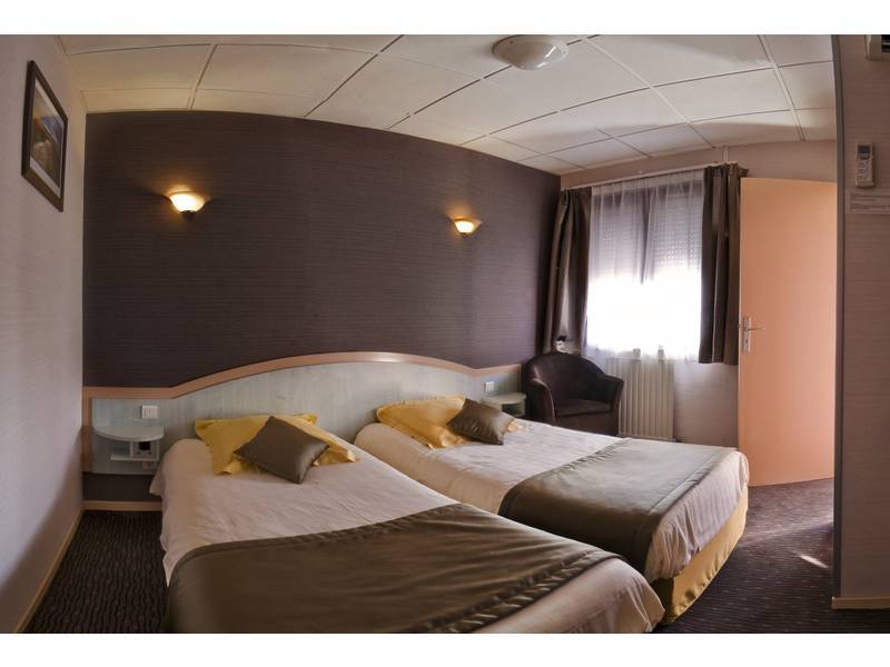 Hotel Logis Au Tambour 3*