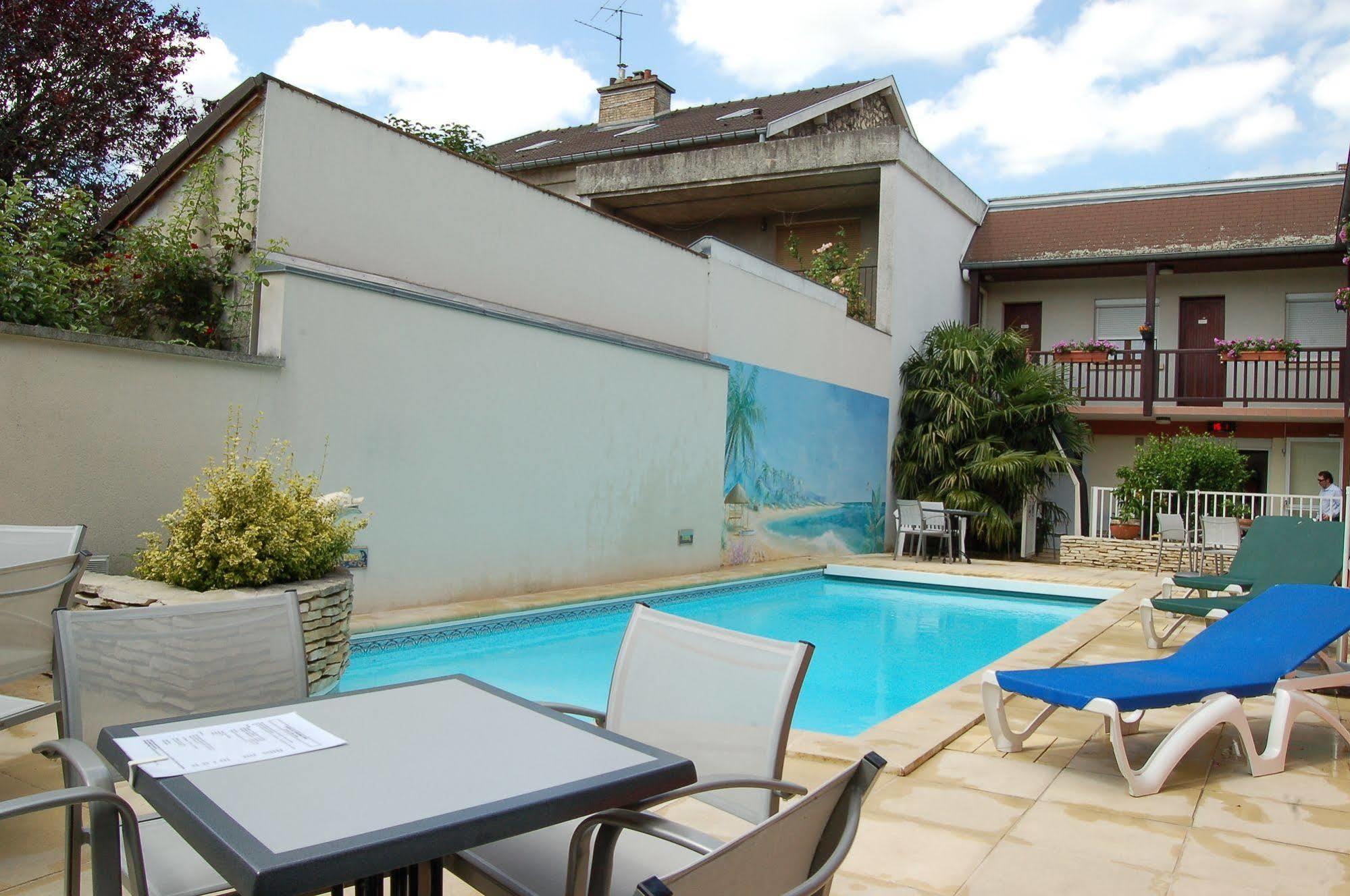 Logis Au Tambour 3*