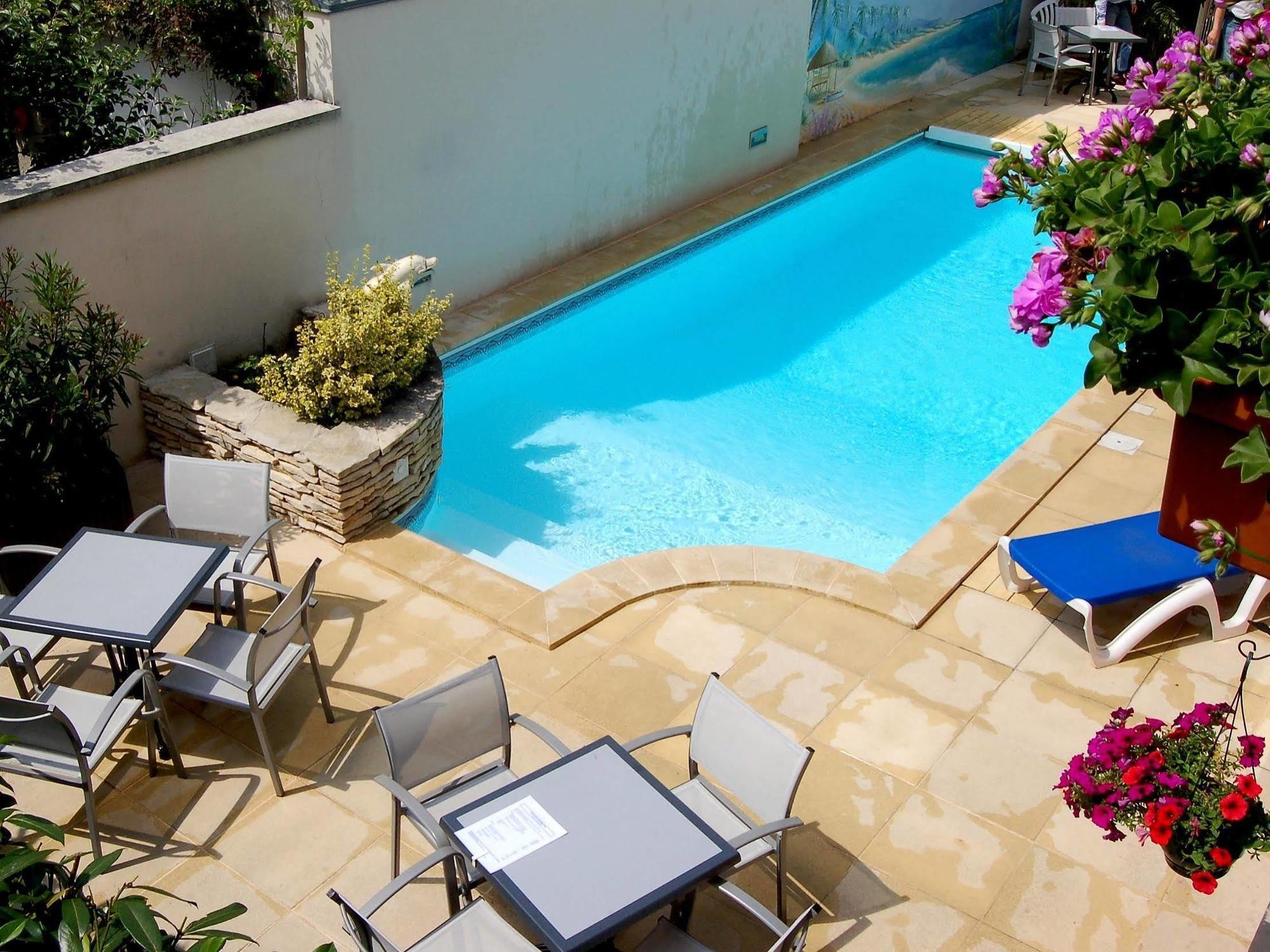 Hotel Logis Au Tambour