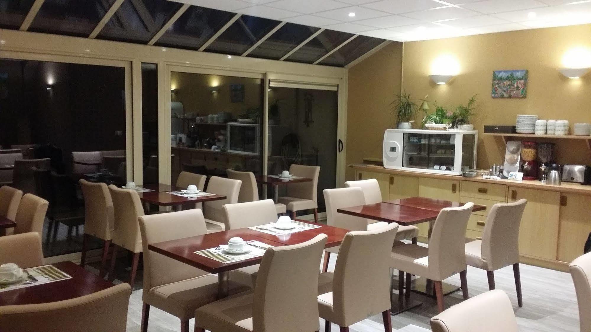 Logis Au Tambour Hotel